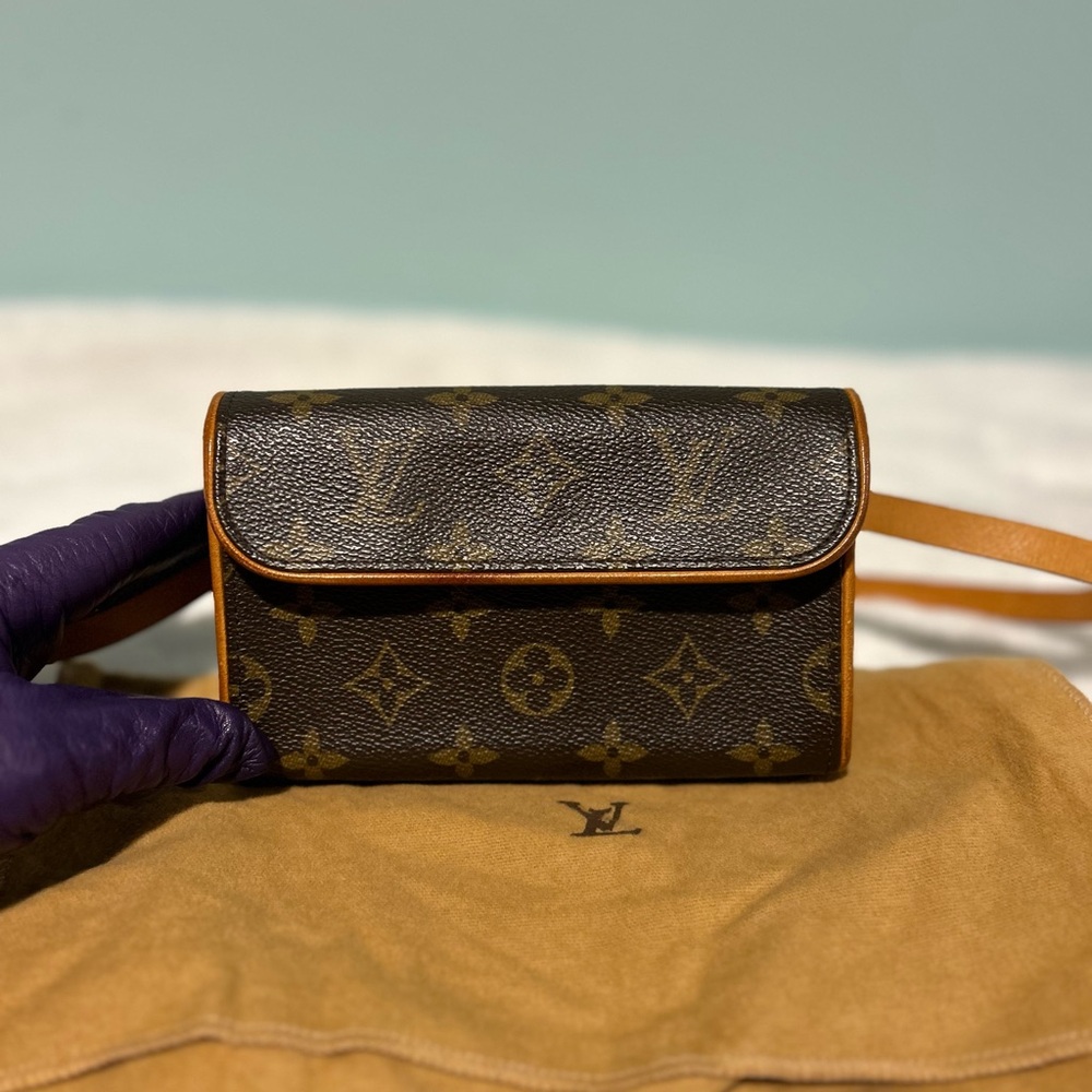 LOUIS VUITTON Florentine Monogram XS in excellent condition. Authentic pre-owned